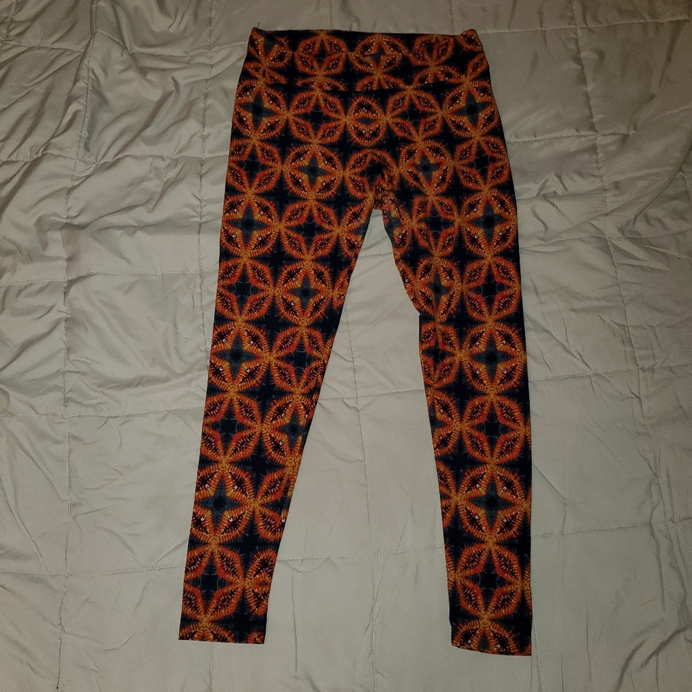 Lularoe orange and blue tie dye leggings TC